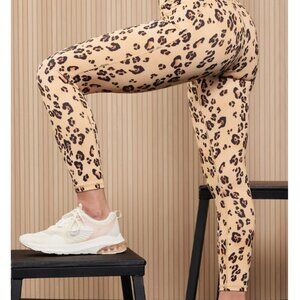 Fabletics Define PowerHold HighWaisted 7/8 Legging-M